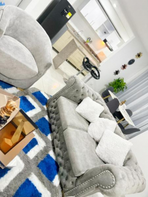 Apartamento con piscina, Centros comerciales